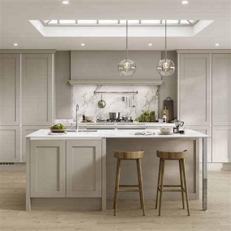 Chilcomb Pebble Handleless Kitchen in 2021 | Handleless kitchen, Kitchen room design, Shaker ...