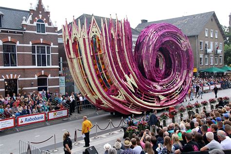 Netherlands parade marks all things dangerous with giant floats made out of flowers | Creative Boom