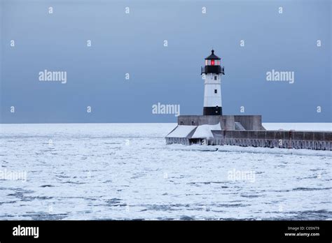 Duluth North Pier Light