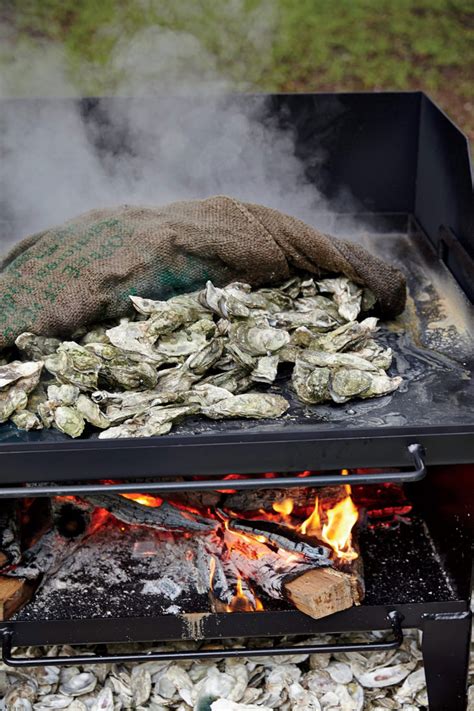 Secrets to a Southern Oyster Roast – Garden & Gun