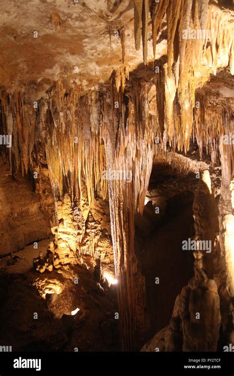 Stalactites and stalagmites at Luray Caverns, Virginia, USA Stock Photo ...