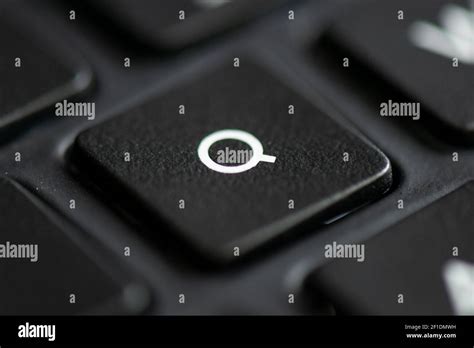 Letter Q key on a laptop keyboard Stock Photo - Alamy