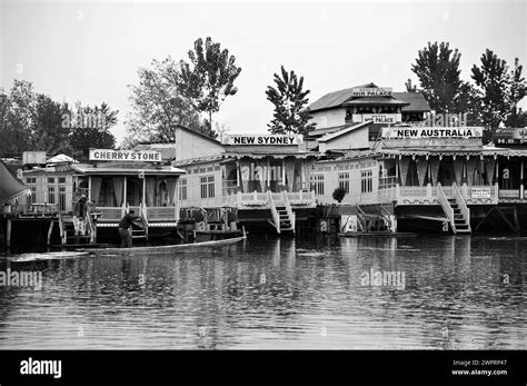 Houseboats india Black and White Stock Photos & Images - Alamy