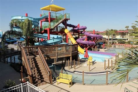 Flamingo Waterpark Resort Pool - Water Slides, Lazy River