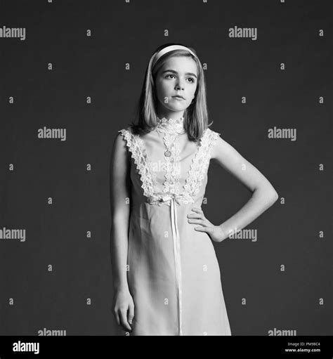 Kiernan shipka mad men hi-res stock photography and images - Alamy