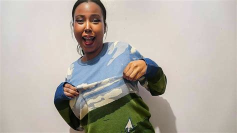 The Best Gift For Apple Lovers? This ‘Windows Ugly Sweater.’ - Tech