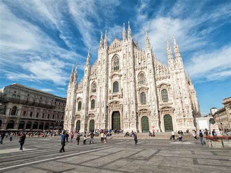 Milan Cathedral (Duomo di Milano) - Map, Facts, History, Location