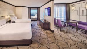 Las Vegas Strip Rooms & Suites - Harrah's Hotel & Casino