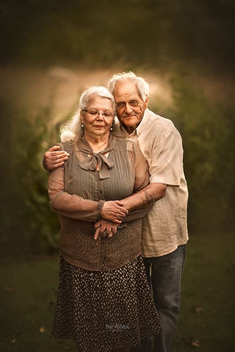 Fotos emotivas muestran el amor eterno que une a parejas mayores | Old ...