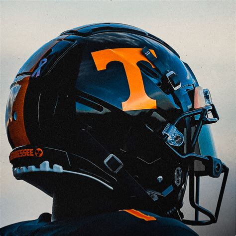 Tennessee - HELMET HISTORY