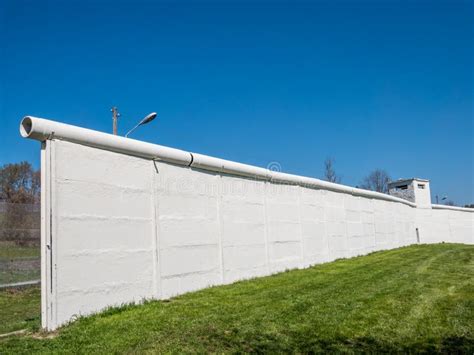 Border Wall between East and West Germany Stock Image - Image of guard, wall: 194413445