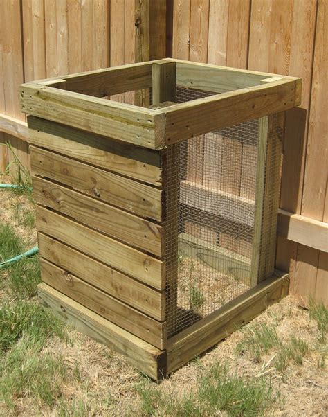 diy compost bin | Compost bin diy, Diy compost, Homemade compost bin