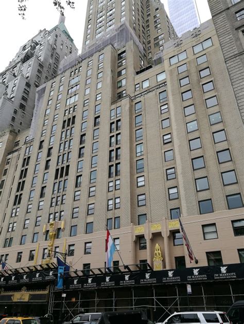 jw-marriott-essex-house-new-york-exterior | Verylvke