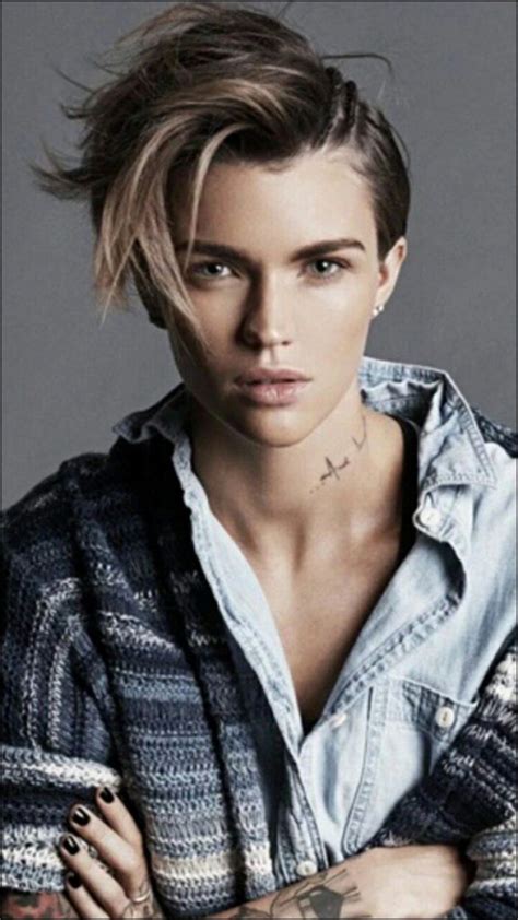 21 Androgynous Haircuts for a Bold Look - Haircuts & Hairstyles 2021