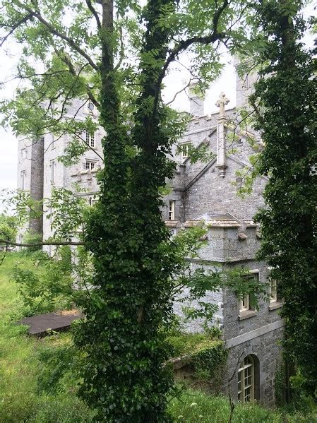 Patrick Comerford: Two of Ireland’s oldest castles in the countryside in mediaeval Meath