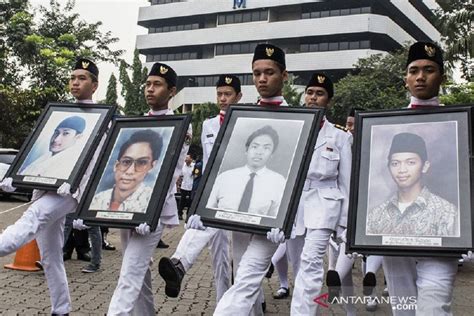 Tragedi Trisakti Pedagang - Homecare24