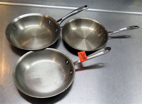 Qty 3 Misc Sizes Frying Sauté Pans w/ Long Metal Handles - Oahu Auctions