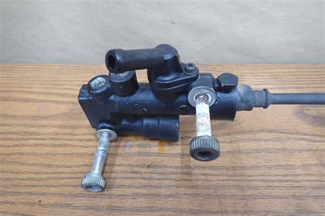 84 85 86 87 HONDA GOLDWING GL1200 rear BRAKE MASTER CYLINDER w/ linkage ...