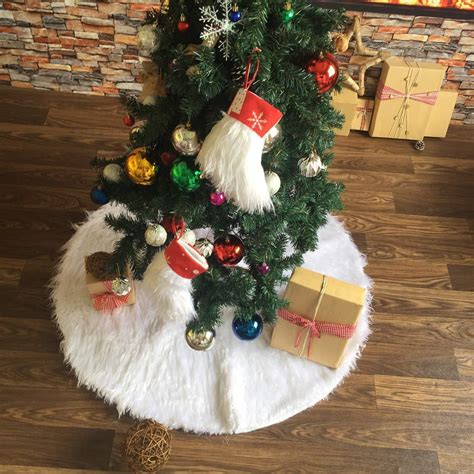 Faux Fur Christmas Tree Skirt - Best Price 2022 - MOLOOCO