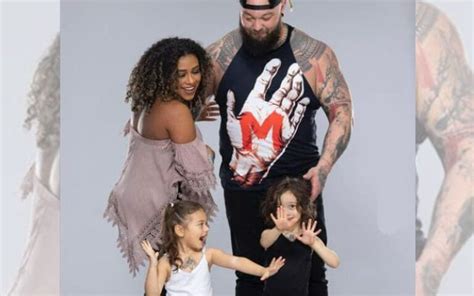 Bray Wyatt & JoJo Offerman's Kids Rock Tattoos Like Their Dad In Priceless Photo Shoot