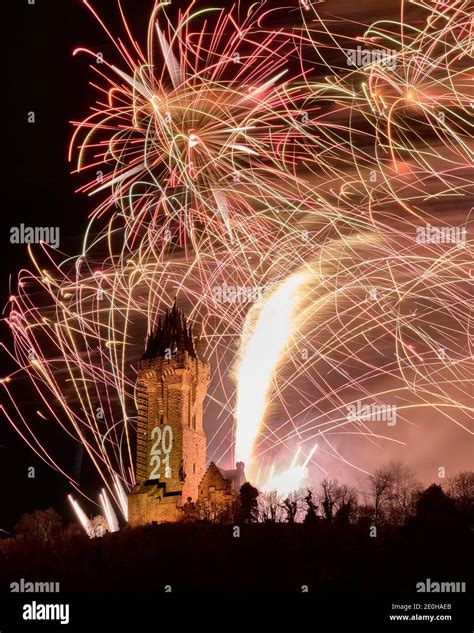 Hogmanay Fireworks over the Wallace Monument, Stirling, Scotland. New Year 2021 Stock Photo - Alamy