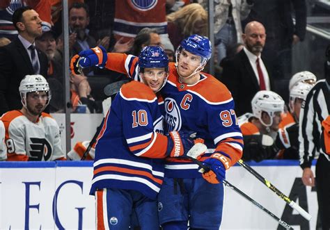 Oilers star Connor McDavid scores twice, reaches 800 points - Las Vegas ...