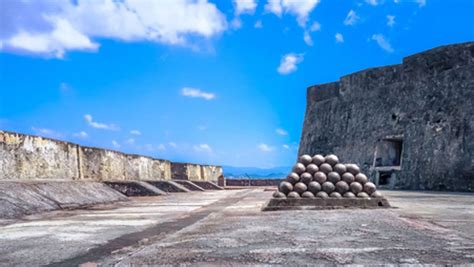 Fort of Castillo San Cristóbal: Built to Defend Against the English ...