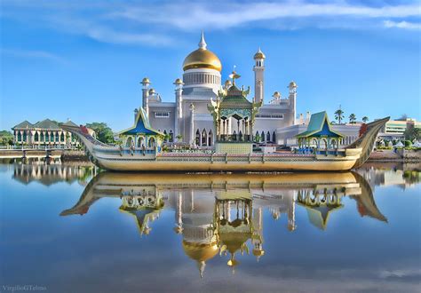 Wallpaper : building, boat, religion, mosque, architect, brunei ...