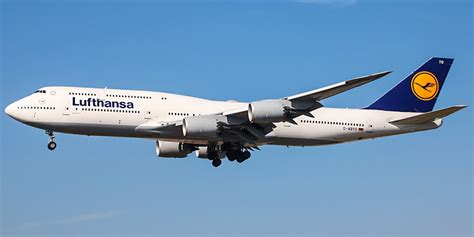 Boeing 747-8 commercial aircraft. Pictures, specifications, reviews.