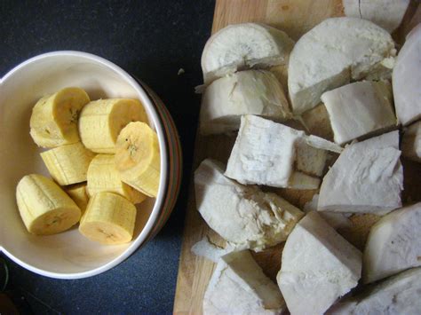 Learning about the world: Togo - Chicken Groundnut Soup with Fufu