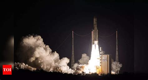 Ariane 5 Rocket: Ariane 5 rocket blasts off amid Europe rocket crisis ...