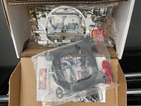 Brand new Edelbrock AVS2 Carburetor #1906 650 CFM for Sale in Los Angeles, CA - OfferUp