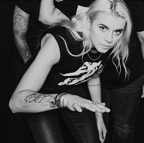 Her Tattoos Lynn Gunn PVRIS | Pvris, Pvris lynn, Lynn gunn