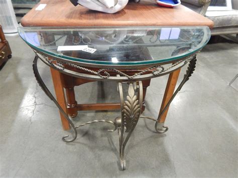 METAL OVAL DECORATIVE TABLE W/ GLASS - Big Valley Auction