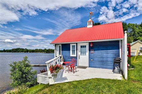 Lakefront Cottage near Algonquin Provincial Park, Ontario