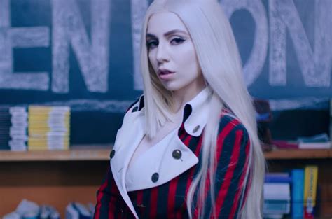 Ava Max Sweet But Psycho Wallpapers - Wallpaper Cave