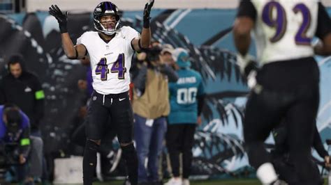 Ravens Urged to Re-Sign Marcus Peters After Marlon Humphrey Injury