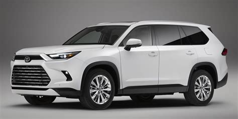 2024 - Toyota - Grand Highlander - Vehicles on Display | Chicago Auto Show