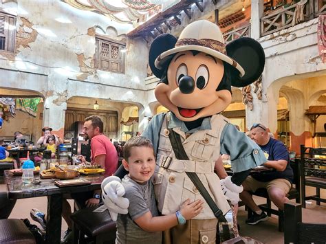 Is Character Dining Back To Normal At Disney World? - DVC Shop