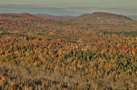 Autumn at Carlton Peak of the Sawtooth Mountains in Northern Minnesota ...