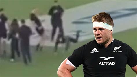 New Zealand Captain Sam Cane Brutally KICKS Pitch Invader Sending His ...