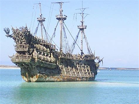 10 Ghost Ships That Still Haunt The Oceans