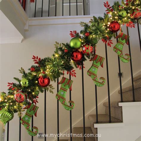 Staircase Garland Design | Christmas banister, Christmas stairs ...