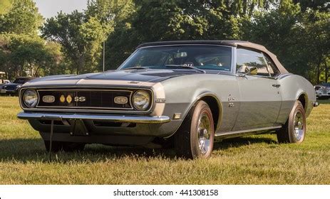 390 1968 Camaro Images, Stock Photos, 3D objects, & Vectors | Shutterstock