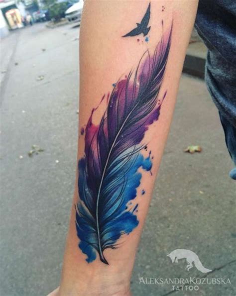 tatuajes de plumas para mujer y su significado╰☆╮ | Tattoos, Feather tattoo design, Watercolor ...