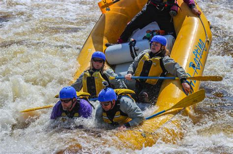 Huge White Water Rafting in the Ottawa River | The Planet D