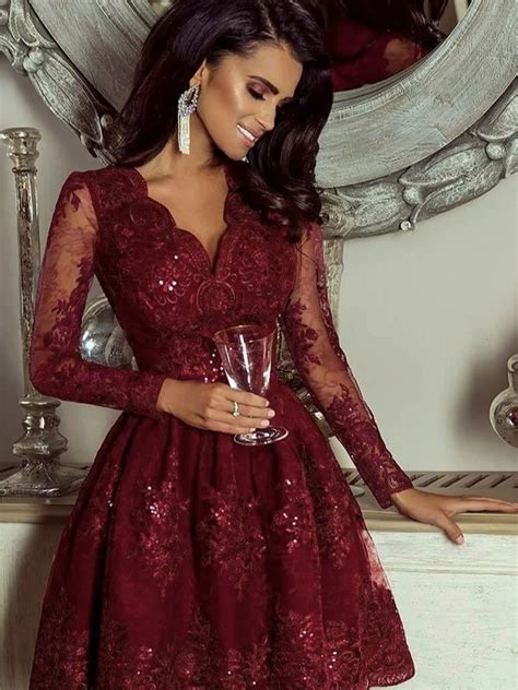 A Line V Neck Burgundy Lace Short Prom Dresses, Long Sleeves Short Bur – morievent