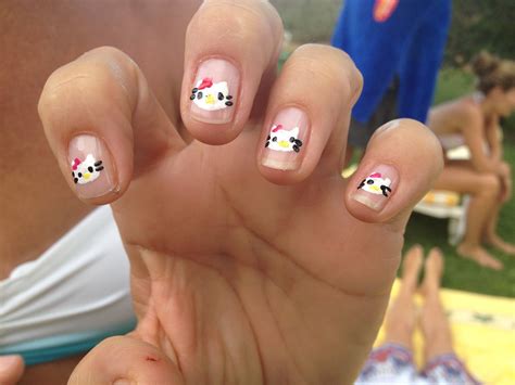 Stray Nails: Hello Kitty Nails