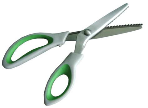 The 9 Best Fabric Scissors for Cutting Fabrics (2023)