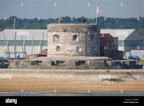 Calshot Castle, Hampshire Stock Photo - Alamy